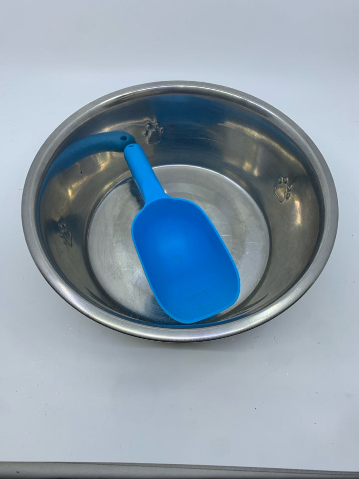 DOG FOOD BOWL W SCOOP.