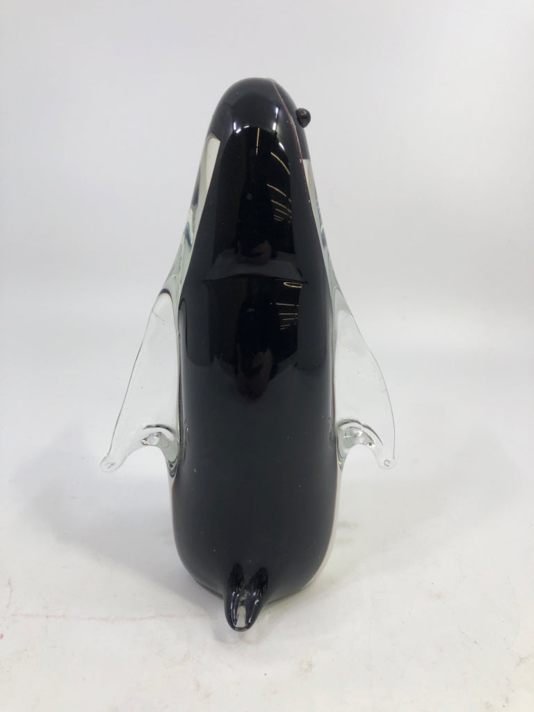 BLOWN BLACK & WHITE GLASS PENGUIN.