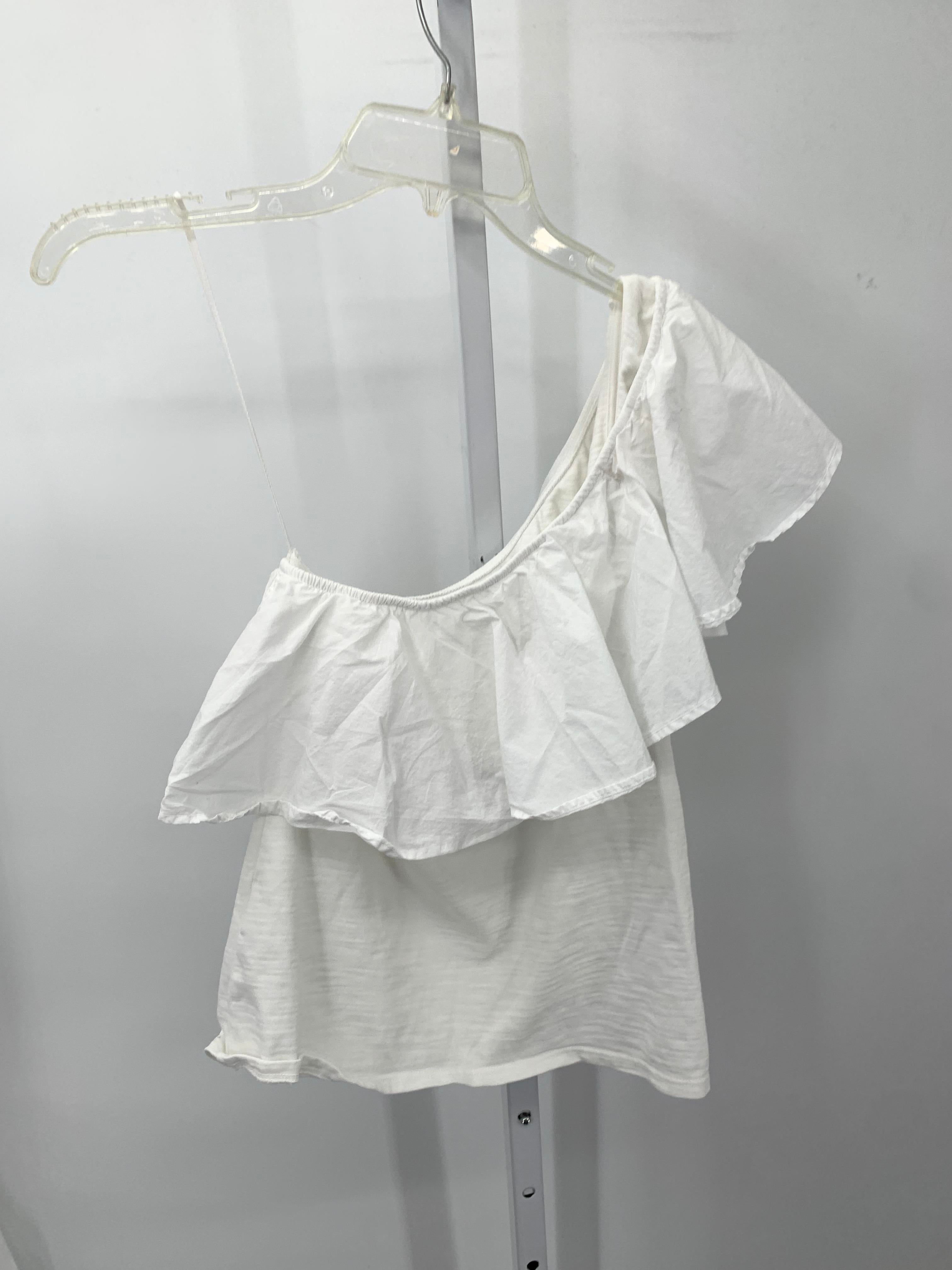 Size Small Juniors Sleeveless Shirt