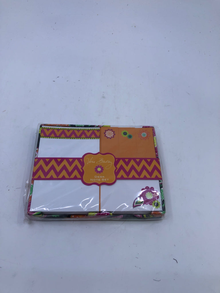 NIP VERA BRADLEY DESK NOTE PADS.