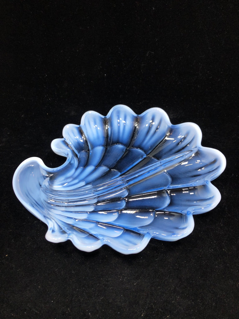 VTG MILKY BLUE DIVIDED SHELL DISH.