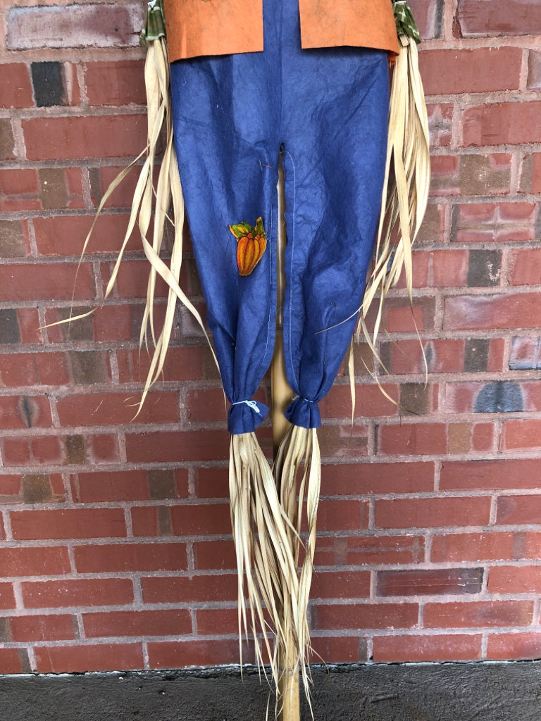 SCARECROW MAN FOR YARD.