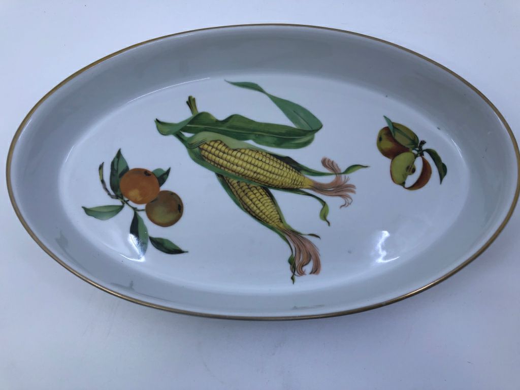 VTG OVAL BAKING DISH W CORN AND FRUIT- EVESHAM.
