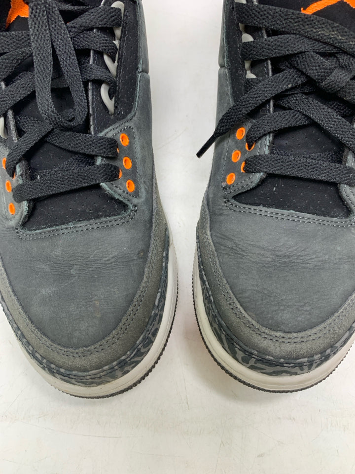 Air Jordan 3 Retro Mid Fear Sneakers