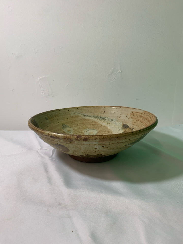 TAN HANDMADE ABSTRACT PATTERN SERVING BOWL.