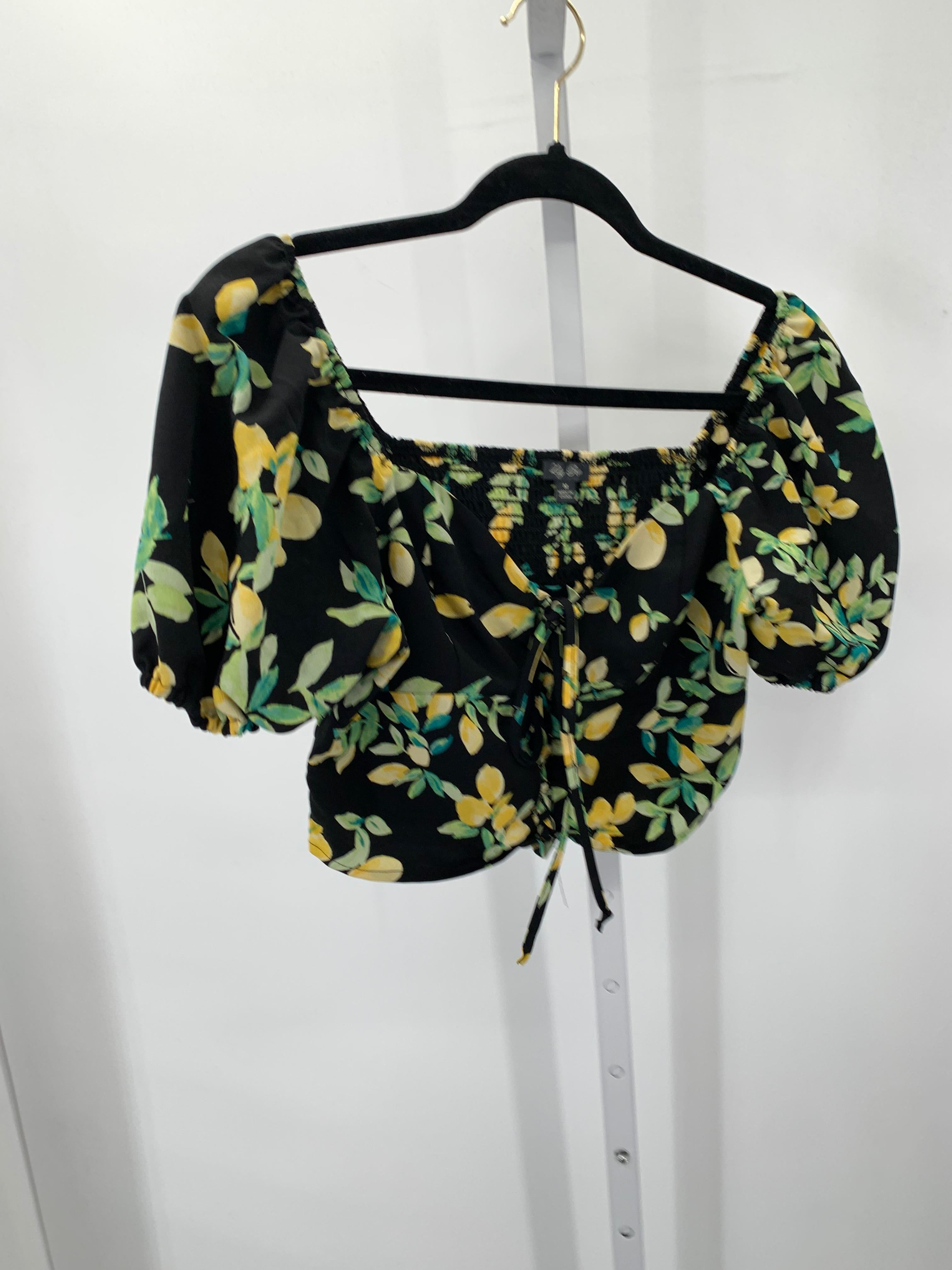 Lily Rose Size Medium Juniors Short Sleeve Shirt