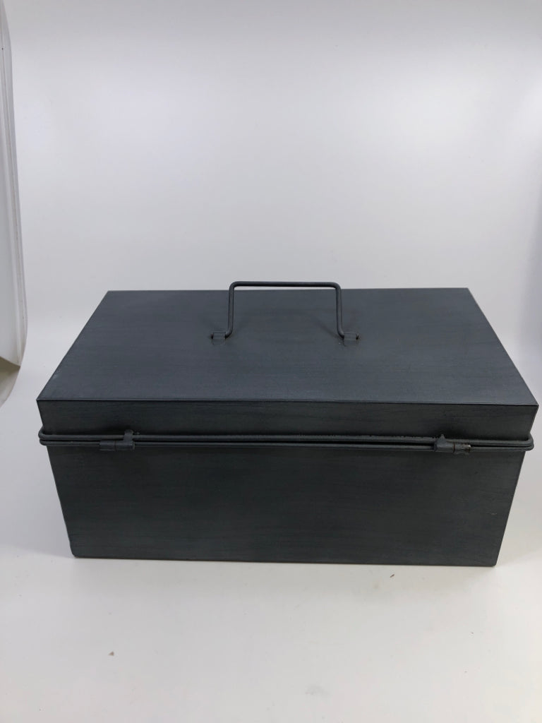 GRAY TIN "MEDICINE" BOX W/LATCH HOOK.