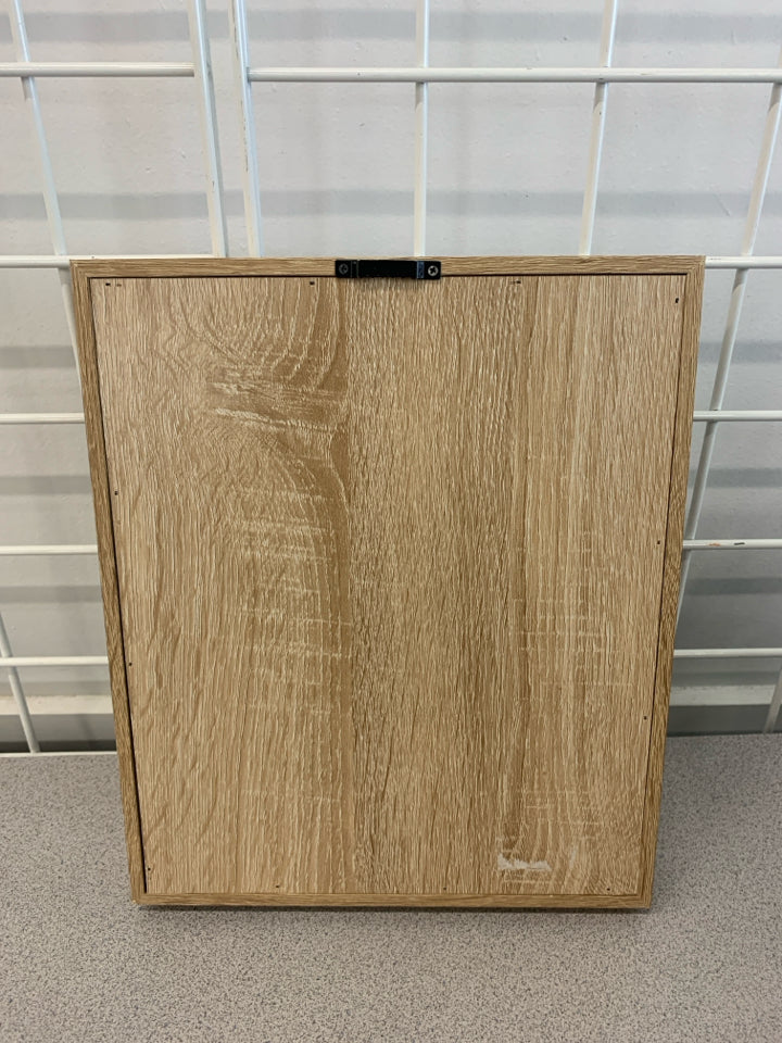 OWL PRINT IN WOOD FRAME WALL HANGING.