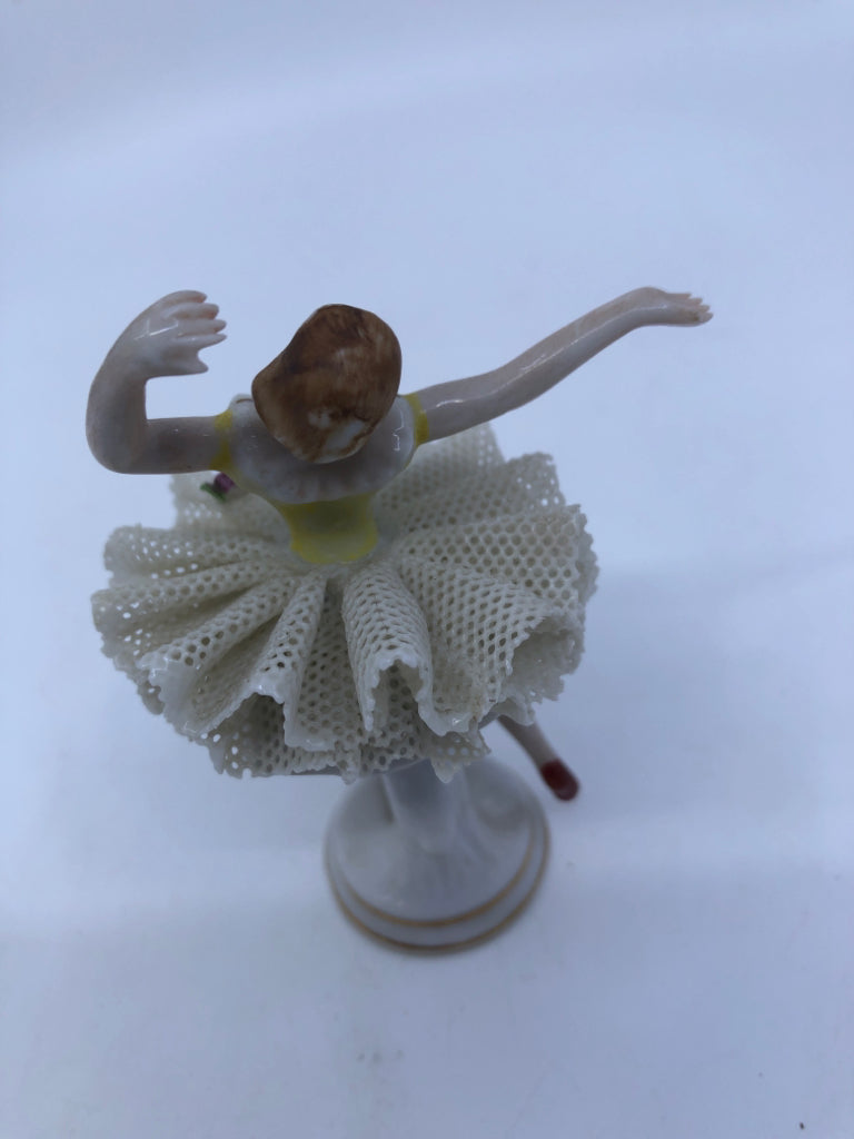 VTG SMALL YELLOW DRESS PORCELAIN BALLERINA.