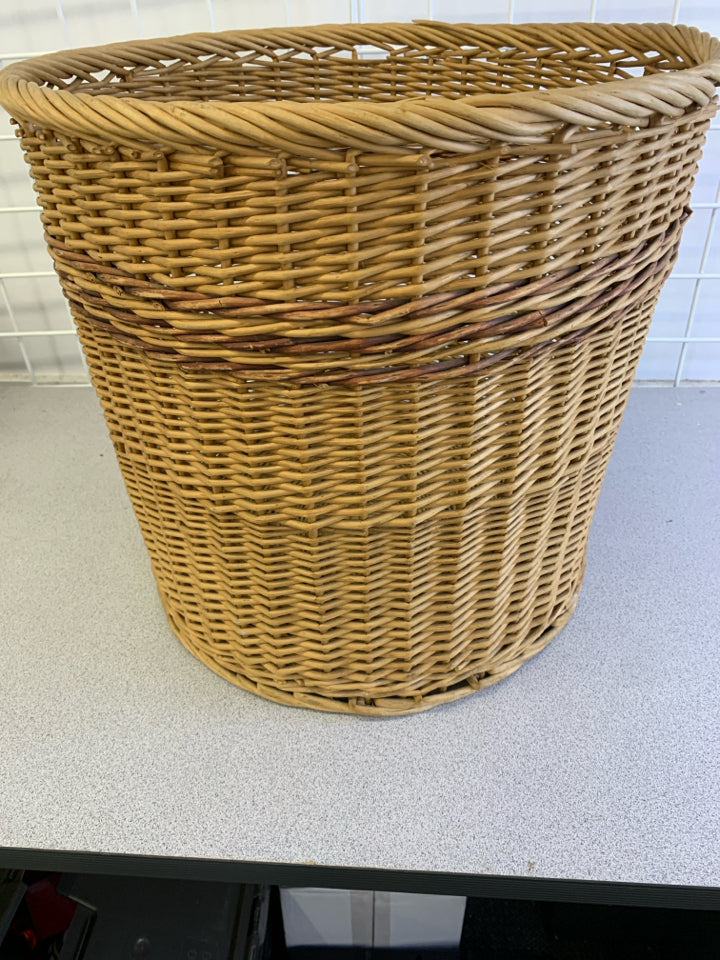 WICKER CYLINDER LAUNDRY BASKET.