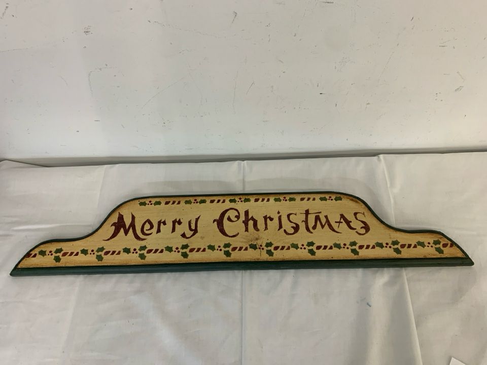 PRIMITIVE STYLE "MERRY CHRISTMAS" WOOD WALL ART.