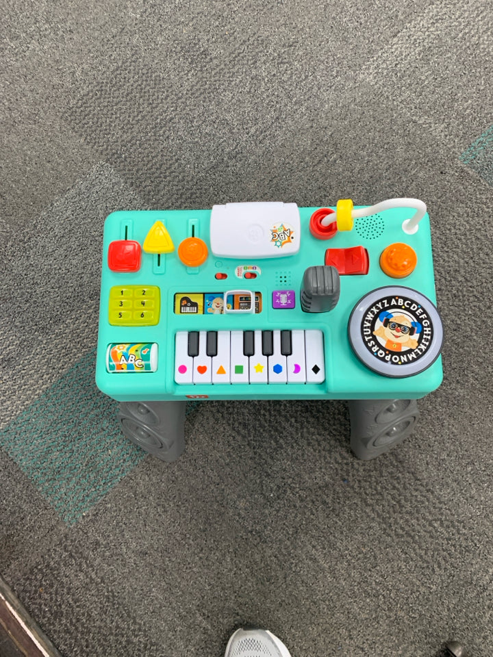 Fisher-Price Laugh & Learn Mix & Learn DJ Table, Musical Learning Toy for Baby