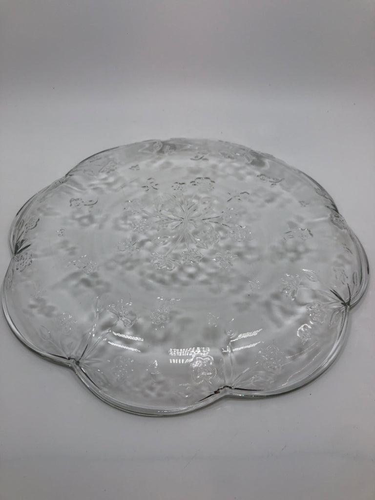 FLOWER EMBOSSED GLASS PLATTER W/RUFFLED EDGE.
