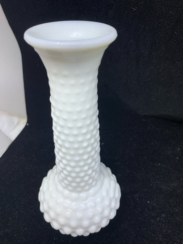 VTG HOBNAIL MILK GLASS BUD VASE.