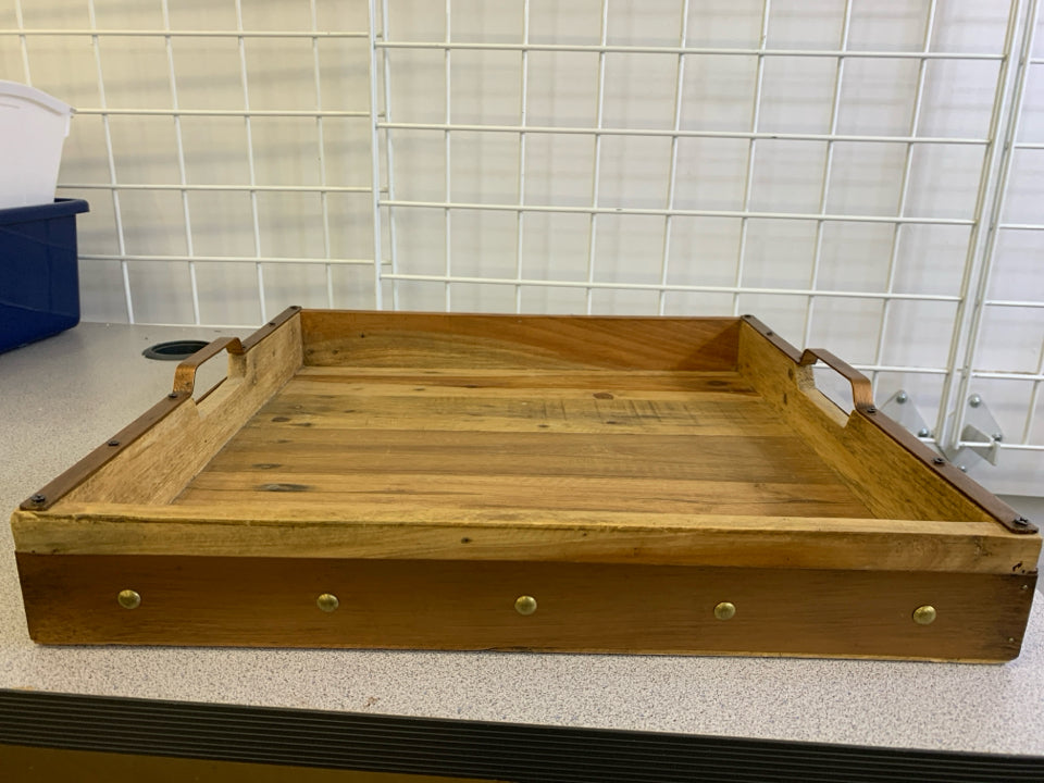 HEAVY SQUARE WOOD TRAY W/ METAL BAND/HANDLES.