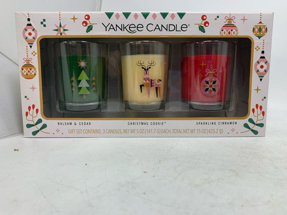 NIB 3 HOLIDAY SCENTED CANDLES YANKEE CANDLE.