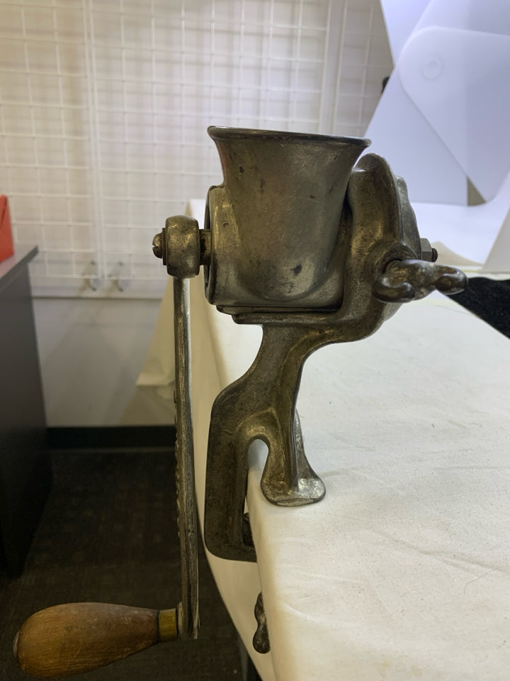 VTG METAL MEAT GRINDER W/WOOD HANDLE.