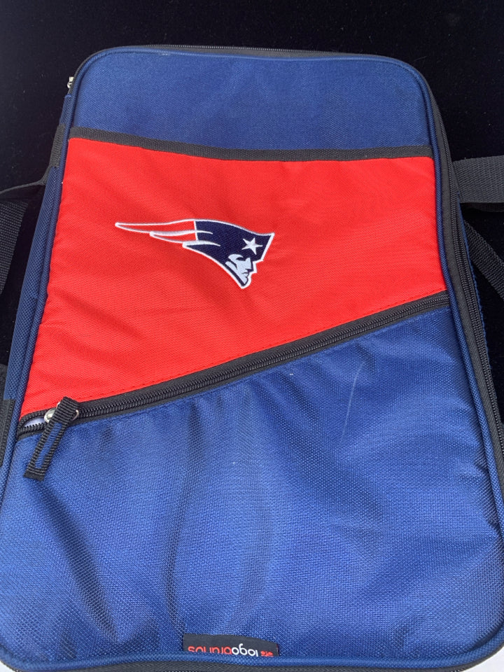 PATRIOTS INSULATED CASSEROLE CARRIER.