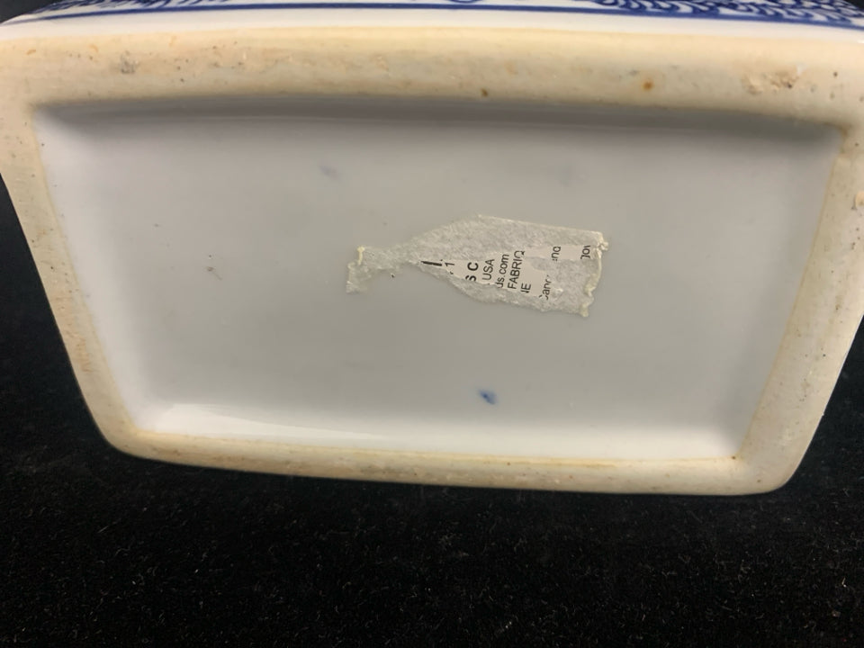 BLUE + WHITE ASIAN STYLE SQUARE GINGER JAR.