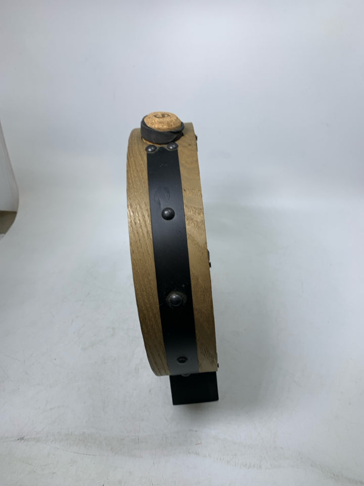 FAUX WOOD STAND HAPPY HOUR CORK CATCH.