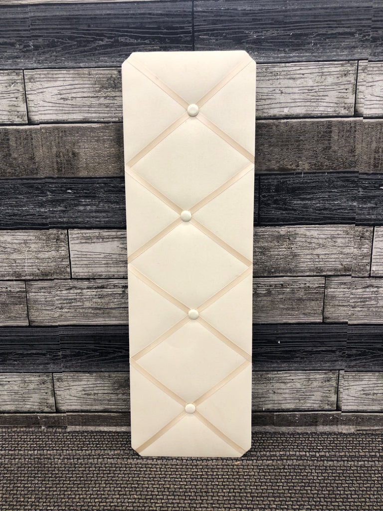 CREAM FABRIC PICTURE WALL HANGING.