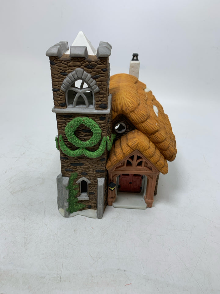 VTG DEPT 56 DICKENS VILLAGE " MY GLEN CHURCH" PORCELAIN HOUSE NO LIGHT.