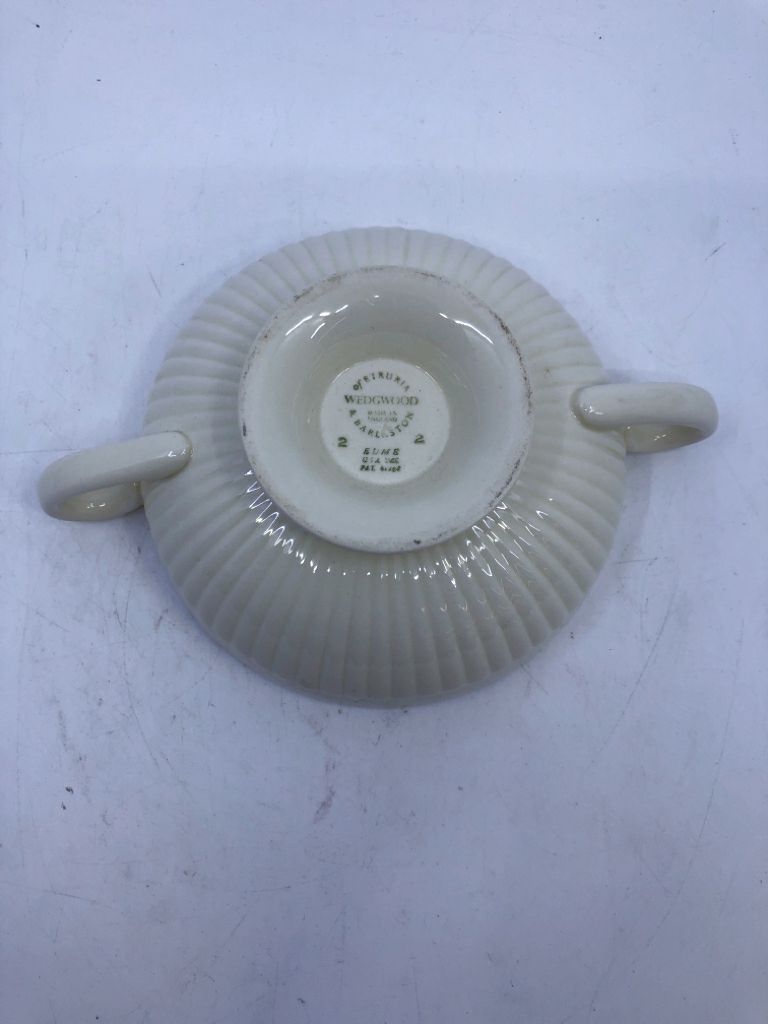 VTG FOOTED SMALL WEDGWOOD TRINKET DISH HANDLES.