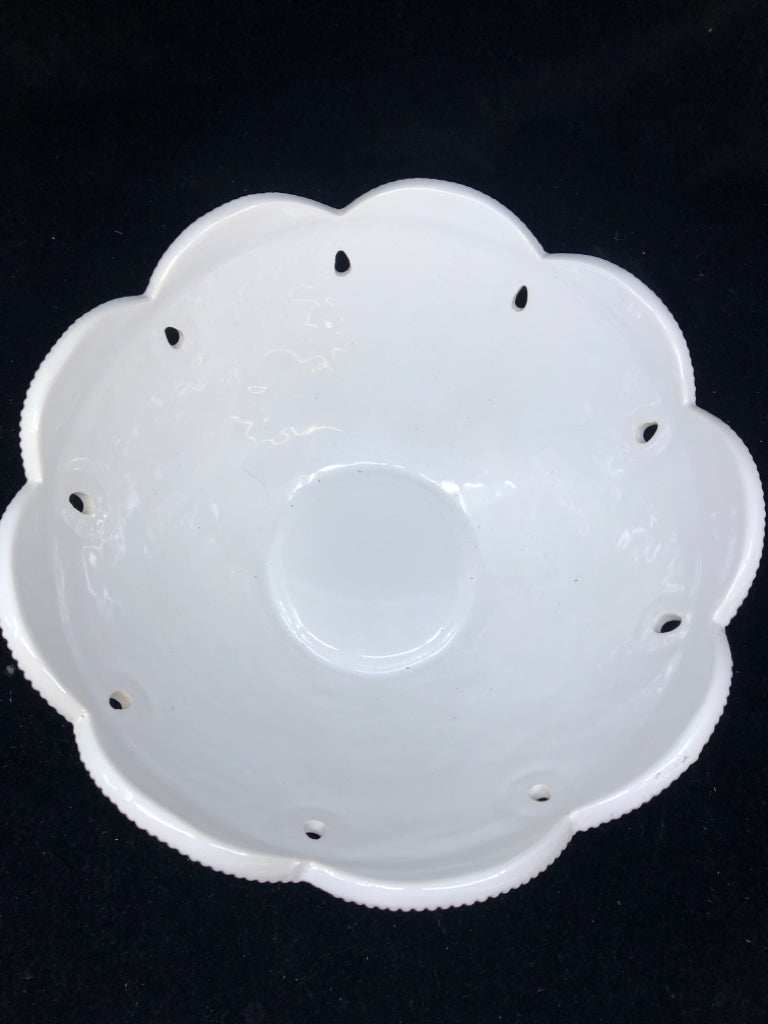 LARGE WHITE SCALLOP EDGE EMBOSSED SERVING BOWL.