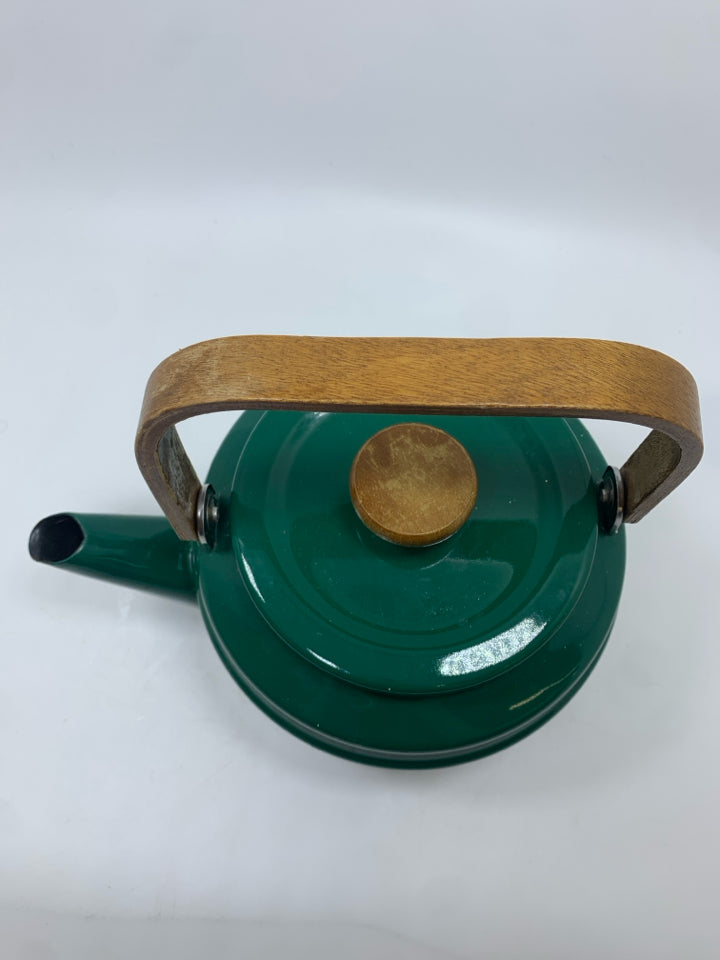 GREEN METAL TEA POT W/WOODEN HANDLE.