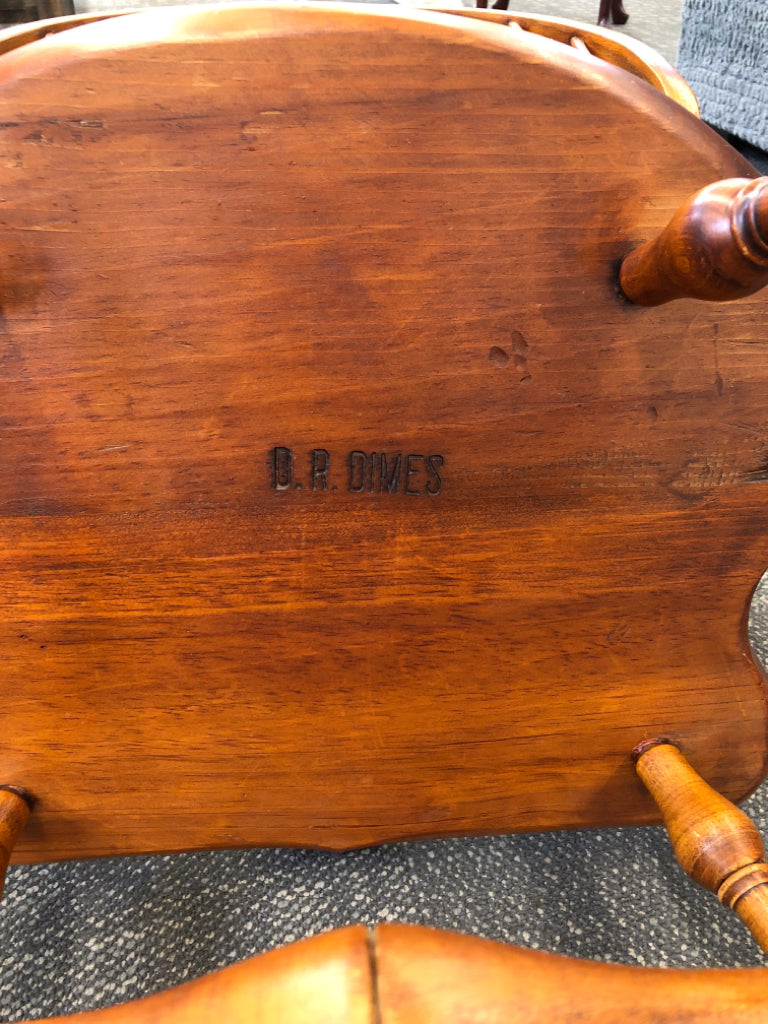 D R DIMES WOOD DINING TABLE W/6 CHAIRS *MINOR WEAR.