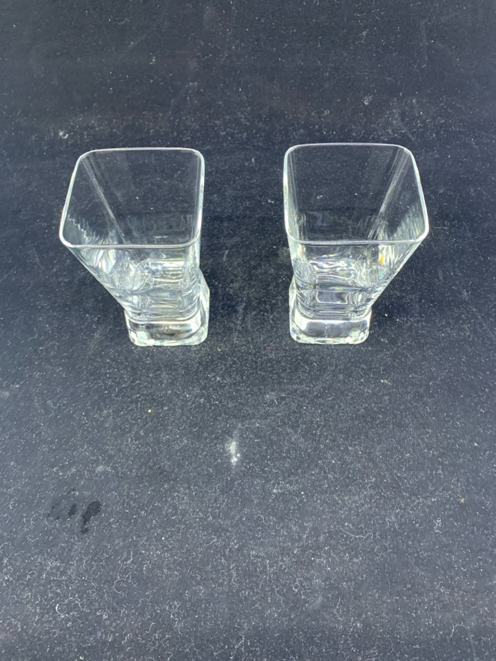 2 SQUARE BOTTOM GLASSES.