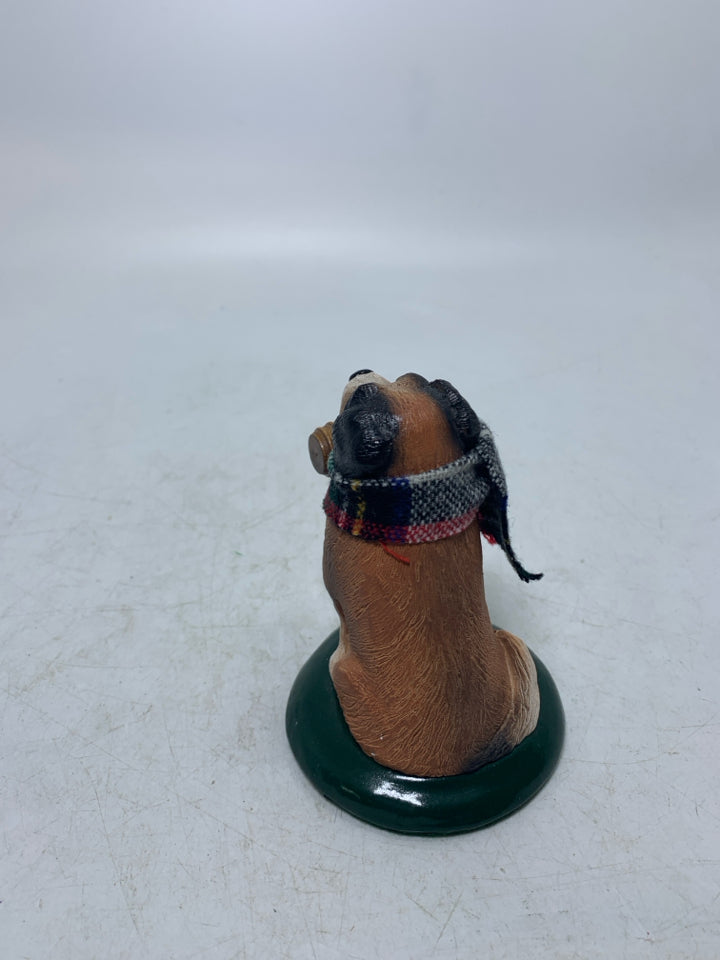 VTG BYER'S CHOICE CAROLERS SAINT BERNARD DOG FIGURINE 1992.