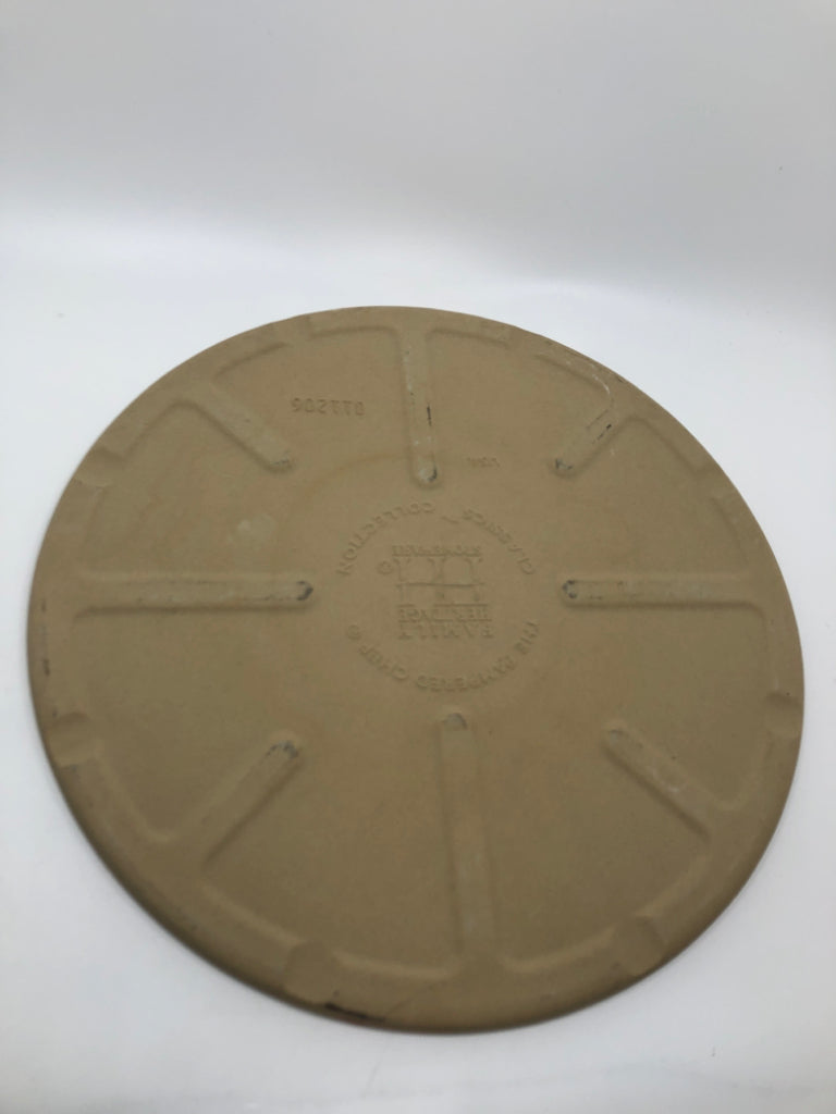 STONEWARE PIZZA STONE.