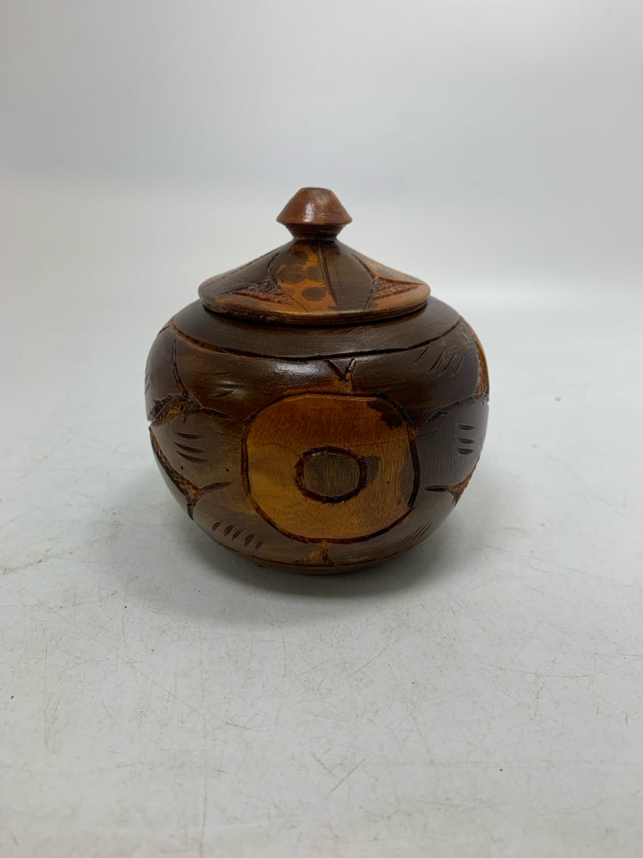 WOOD CARVED DETAILED CANISTER.
