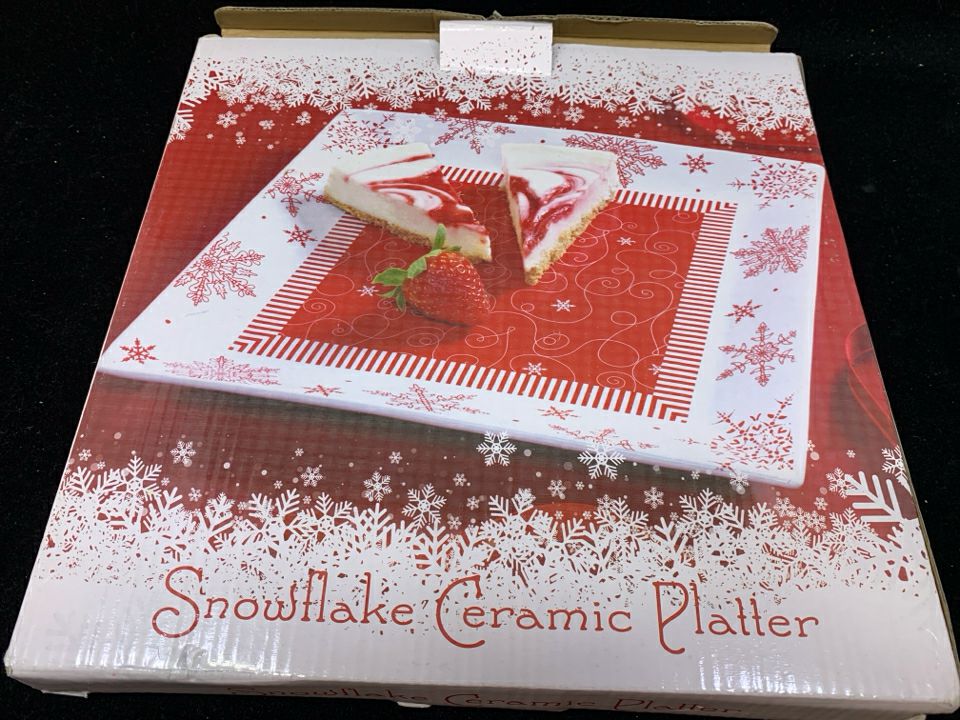 NIB SNOWFLAKE CERAMIC PLATTER.
