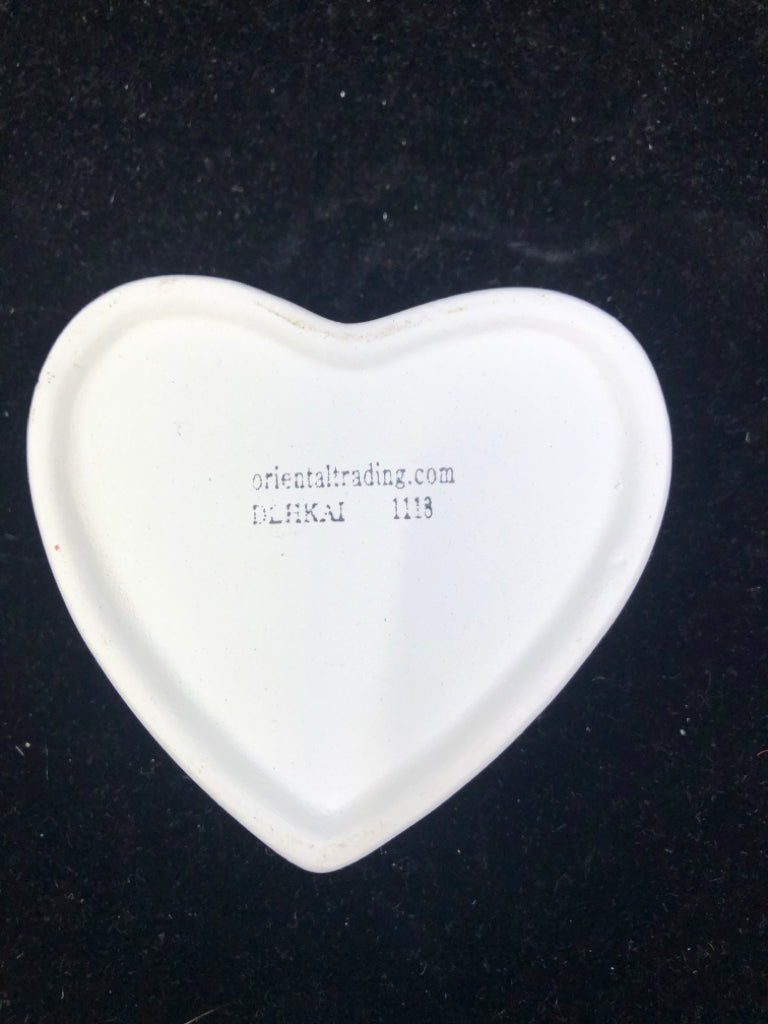 WHITE CERAMIC HEART SHAPED MOM TRINKET BOX.