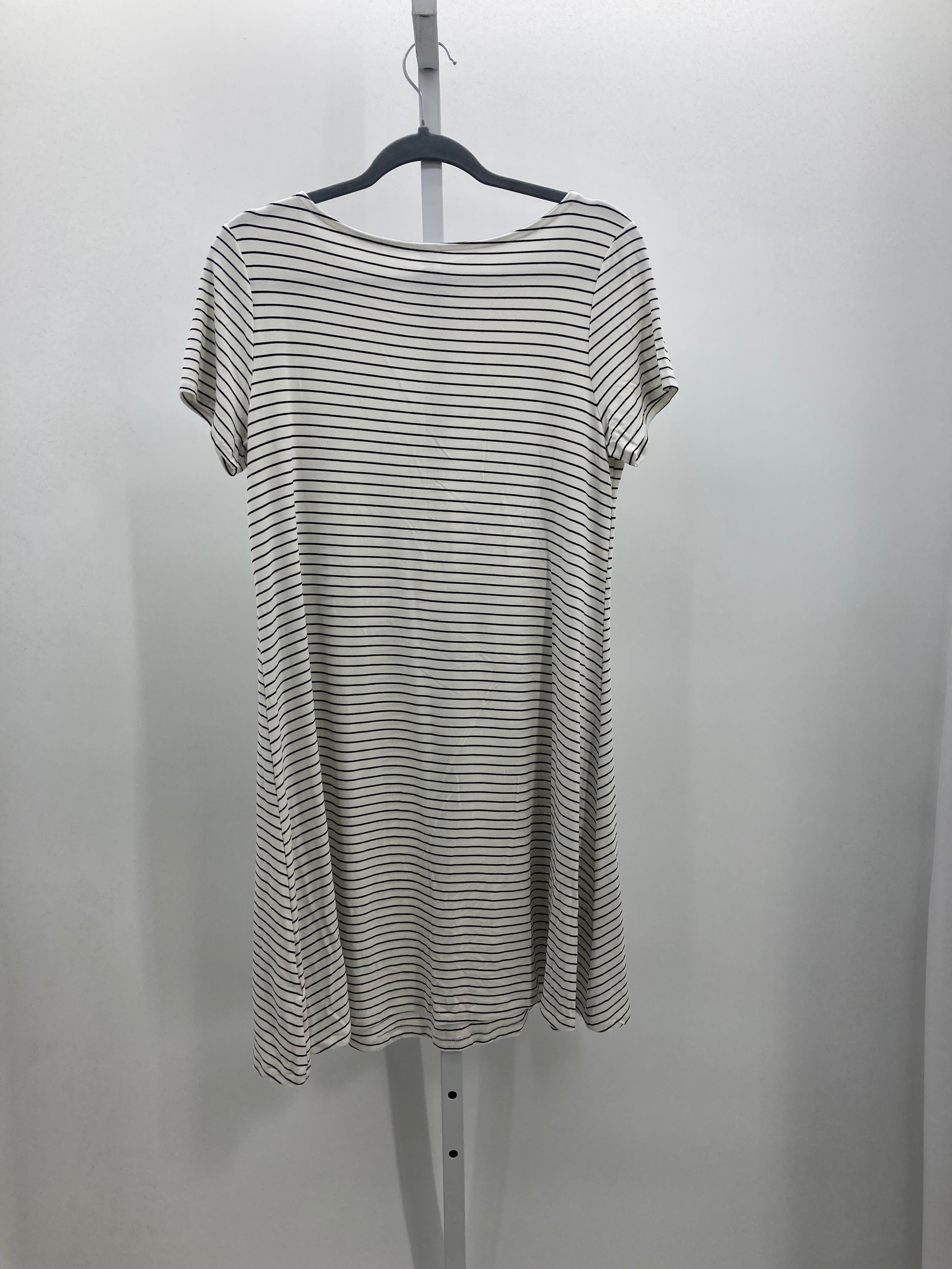 Old Navy Size Medium Misses Short Sleeve Dress