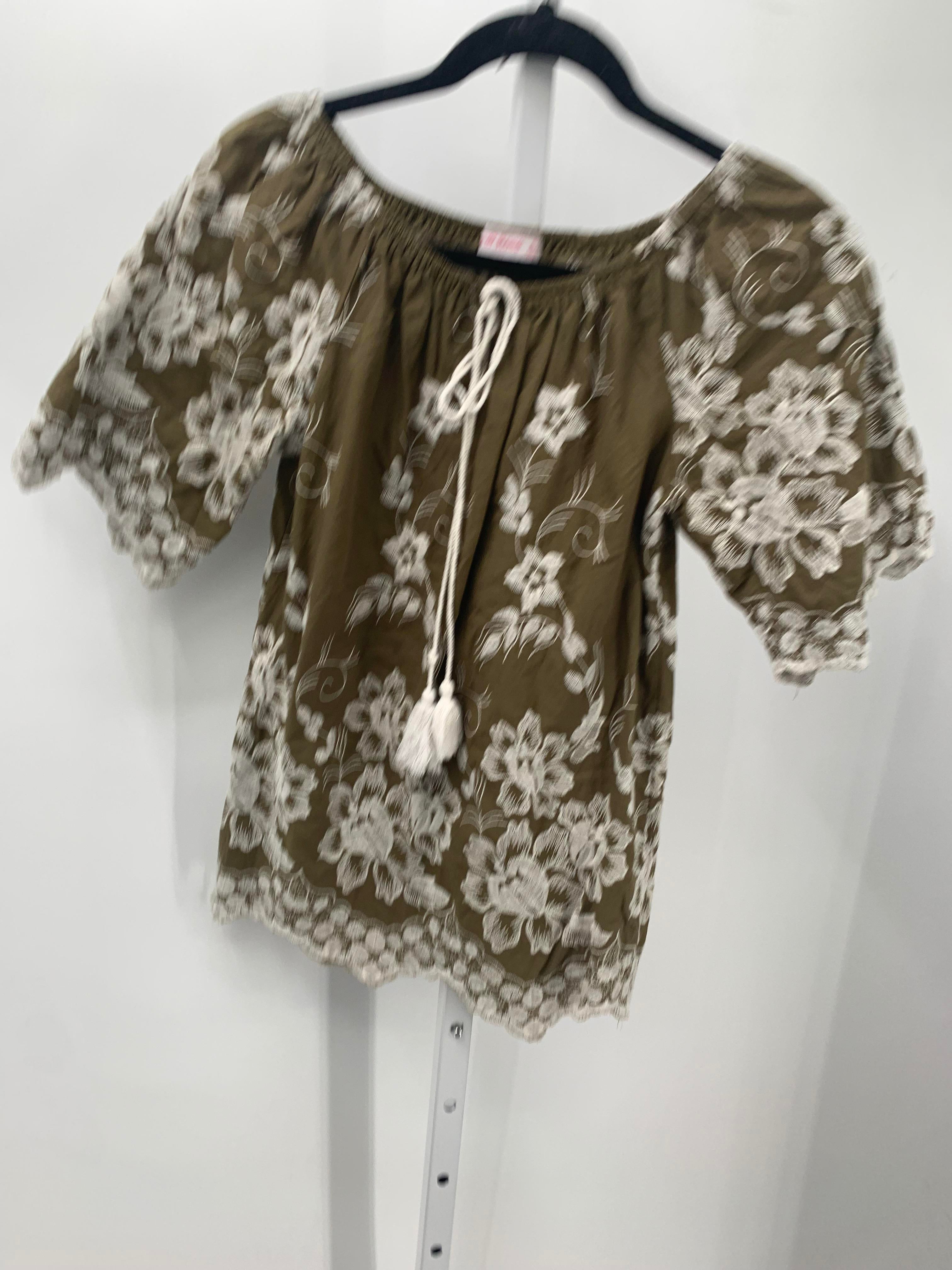 Size Small Misses Short Sleeve Shirt
