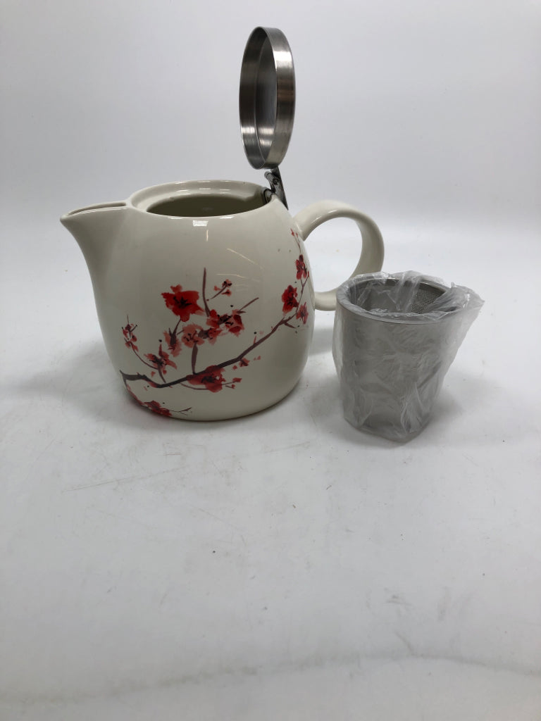 PINK FLORAL POT W/INFUSER IN BOX.