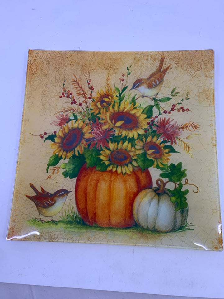 PUMPKIN W SUNFLOWER SQUARE PLATE.