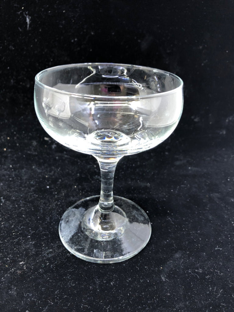 4 CLEAR GLASS SHORT COUPE GLASSES.