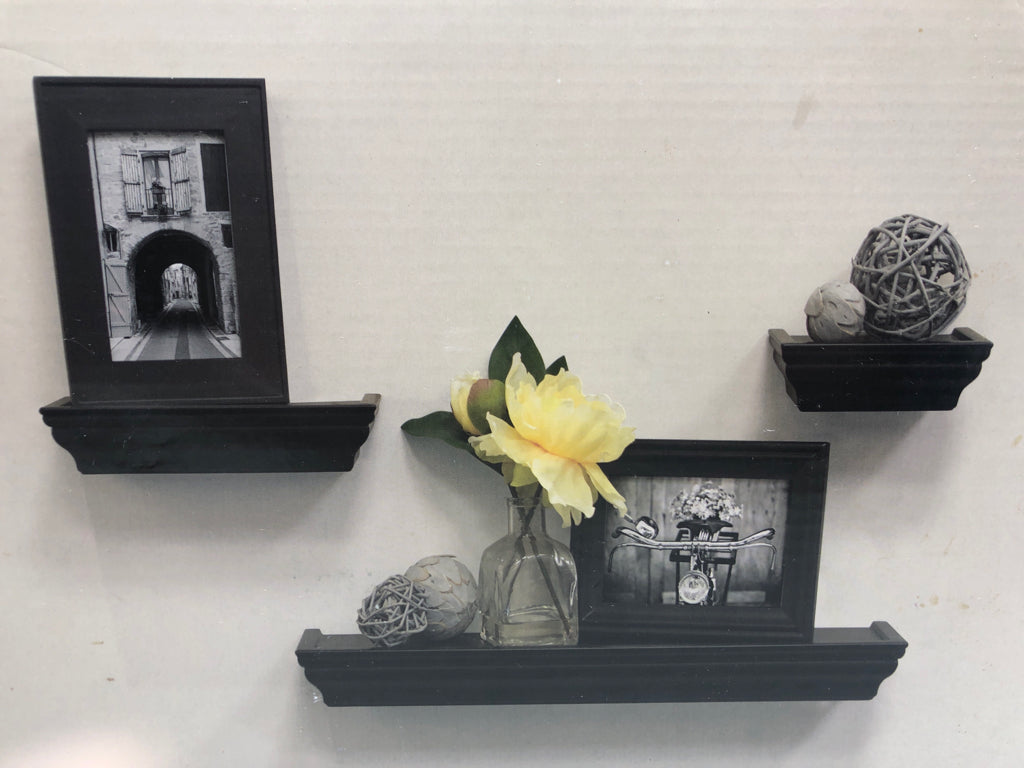 NIB 3PC WALL LEDGE SET.