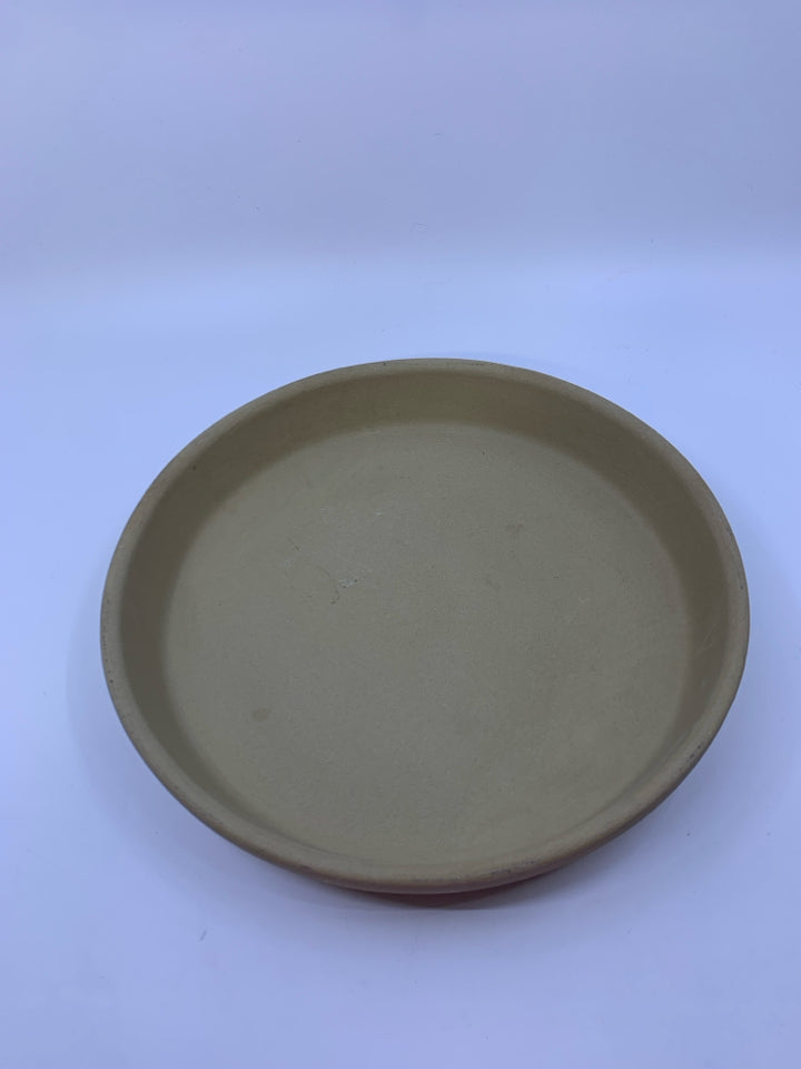 FAMILY HERITAGE STONEWARE BAKER.