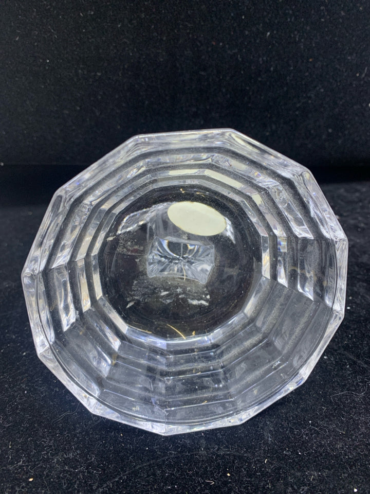FOOTED CRYSTAL CROSS.