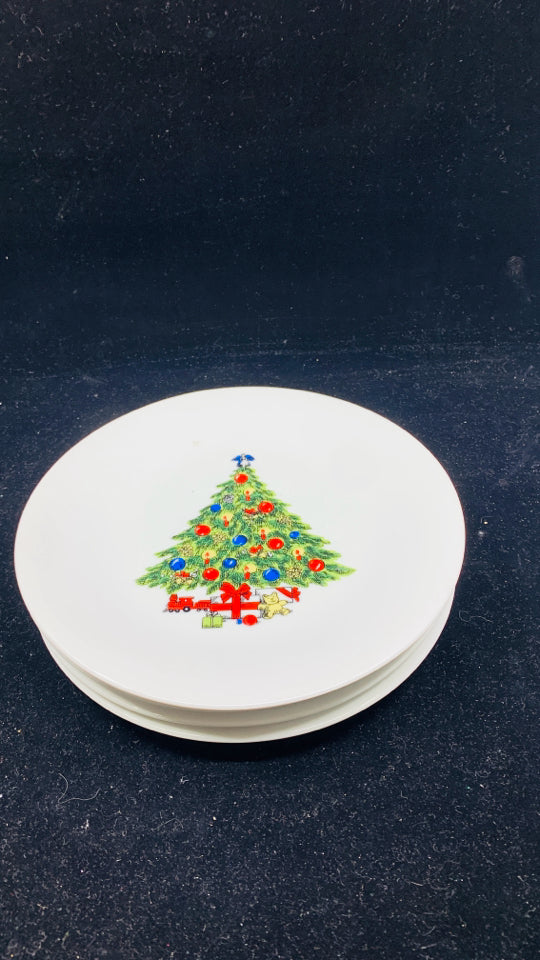 4 CHRISTMAS TREE LUNCH PLATES.