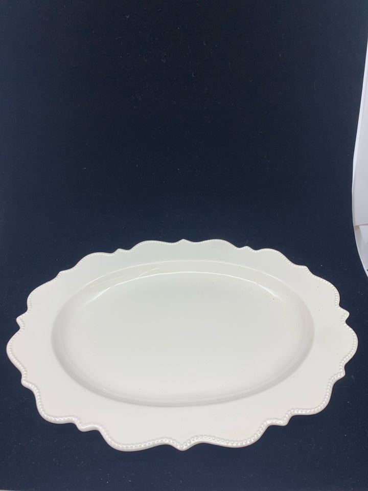 WHITE WAVY EDGE SERVING DISH.