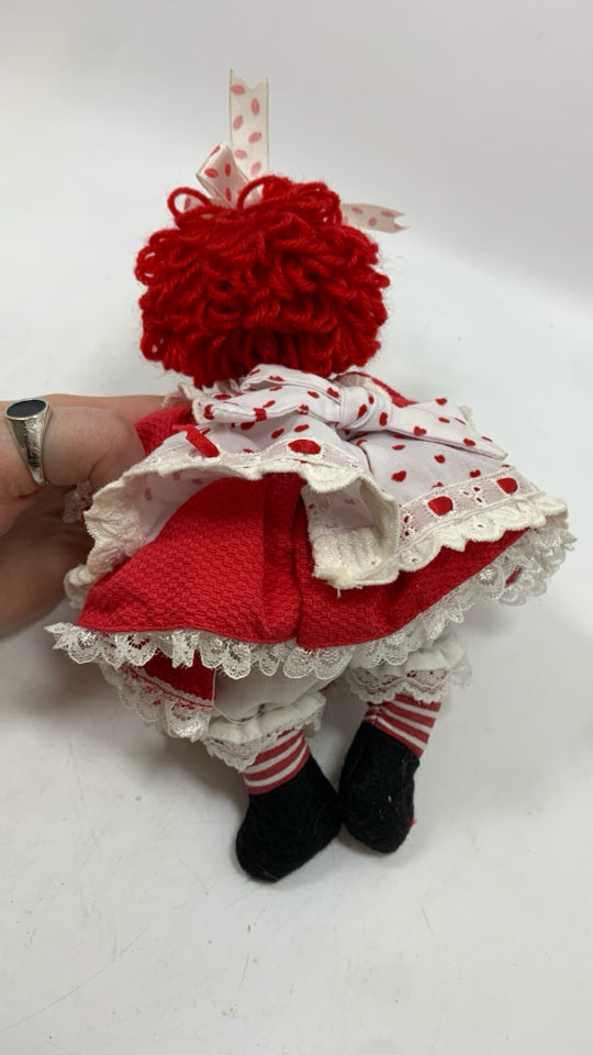 BEAR HUGS & KISSY- MARIE OSMOND SITTING DOLL.