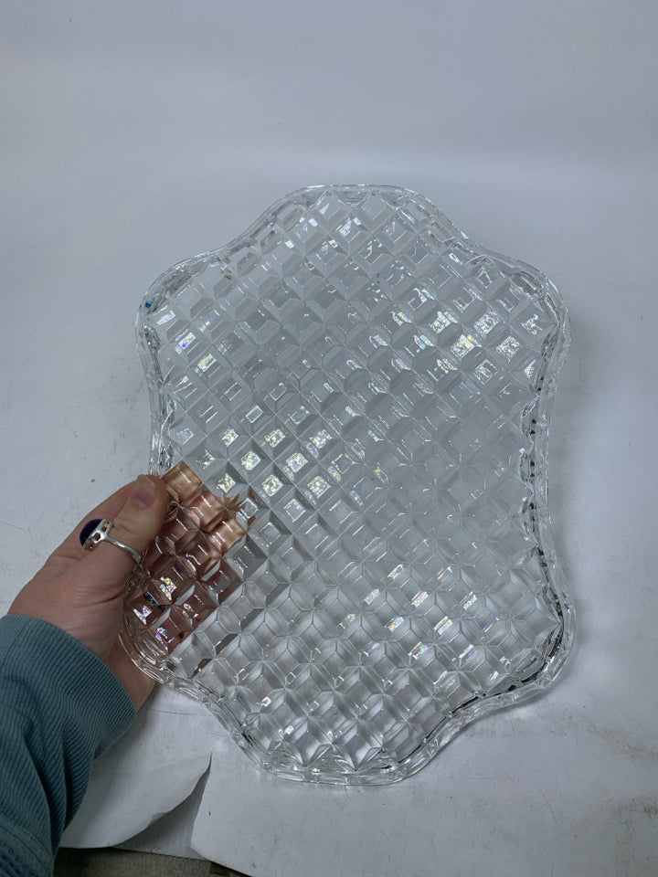 HEAVY GLASS DIAMOND PATTERN TRAY.