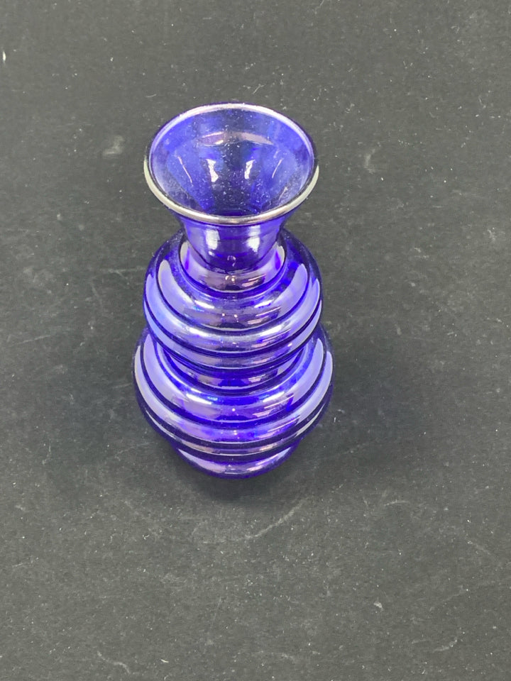BLUE RIBBED GLASS VASE MADE IN THE USA.