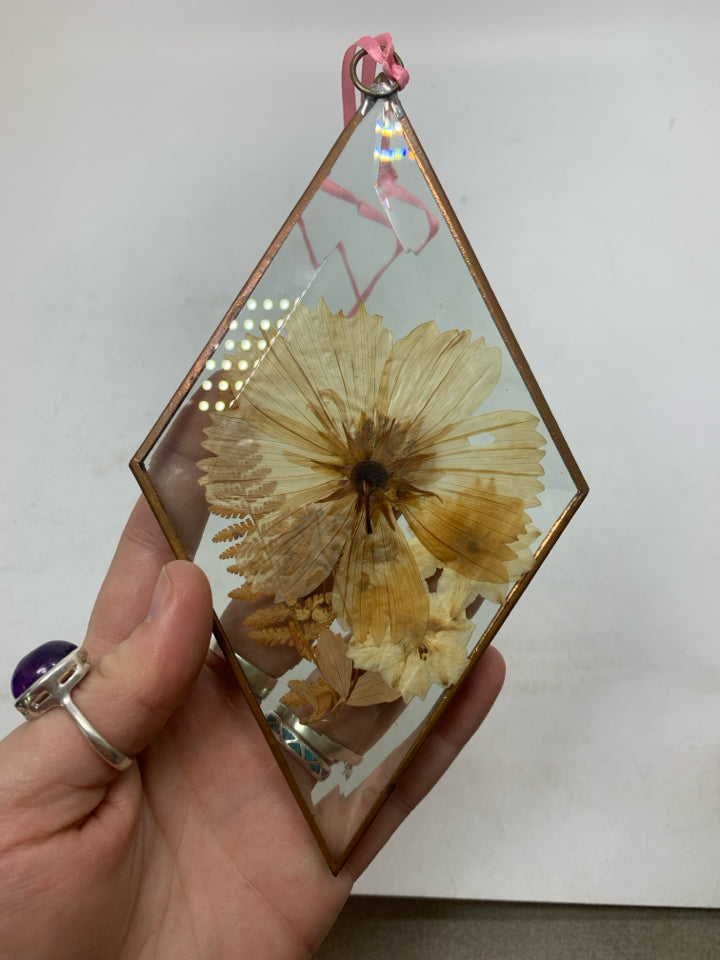 DIAMOND PATTERN GLASS W/ DRIED FLOWERS.